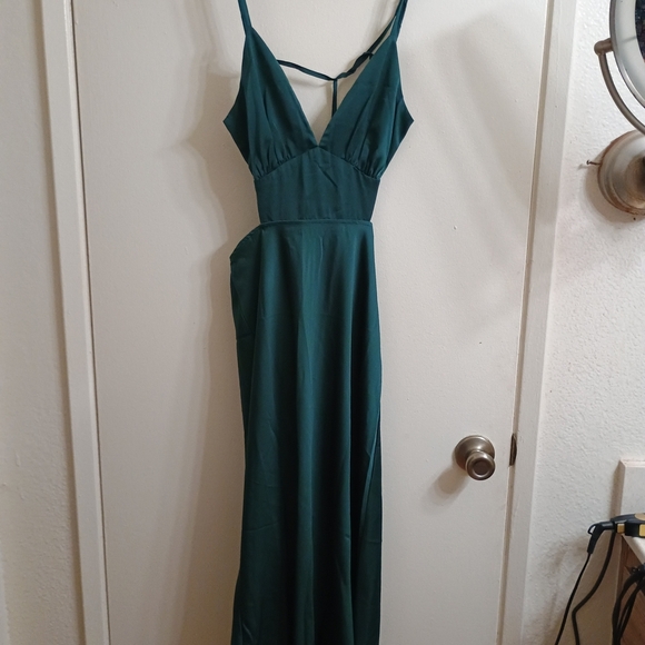 Cupshe Green Backless Cut Out Gown - Picture 1 of 6